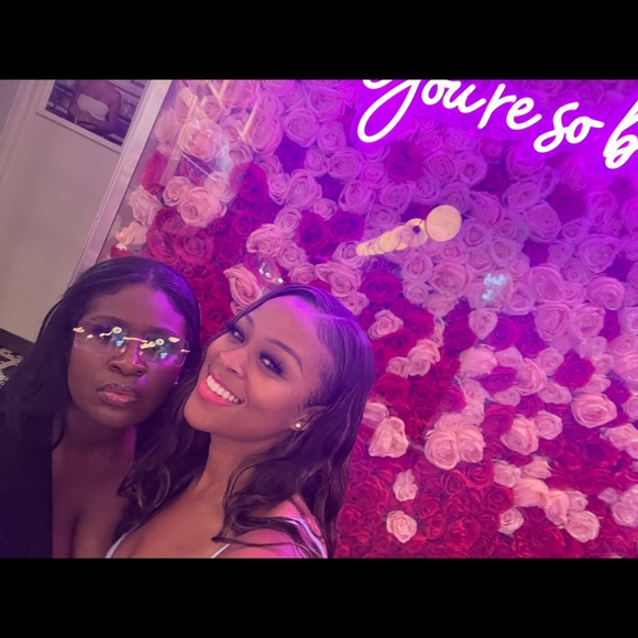 Meet your Posher, Amanda Nicole Host Pick/ Top 10% - Picture 9 of 11